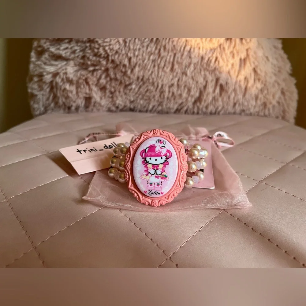 TARINA TARANTINO for HELLO KITTY LOLITA CAMEO BRACELET 🍓NWT💕 VERY RARE - Picture 9 of 9
